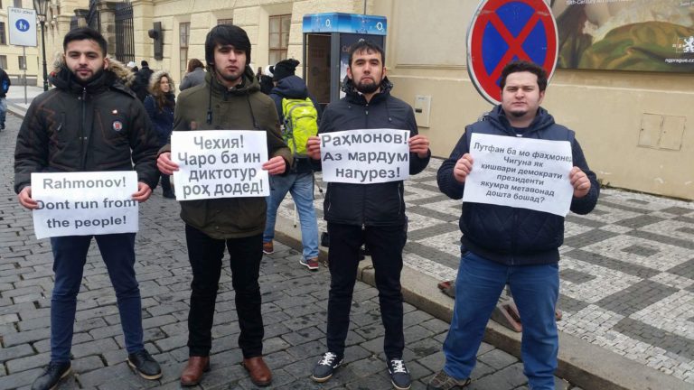 “Истиқболи гарм” -и Рахмонов дар Прага