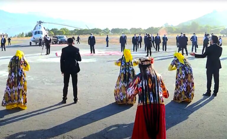 Визит Рахмонова в Пенджикент