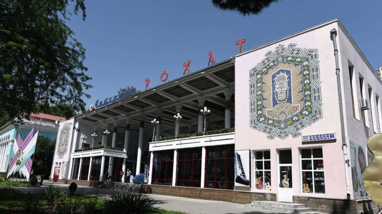 РАХМАНОВ ХОЧЕТ УНИЧТОЖИТЬ КУЛЬТУРУ ЭТОГО НАРОДА, УНИЧТОЖАЯ ИСТОРИЧЕСКИЕ МЕСТА СТРАНЫ!